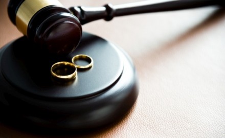 حكم قضائي: تسقط نفقة البنت الواجبة على والدها بمجرد زواجها